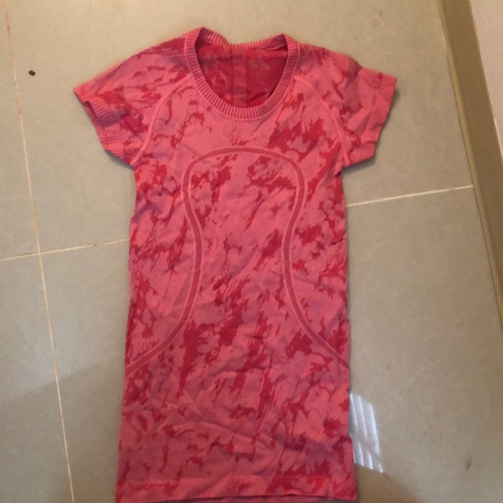 Lululemon swiftly top